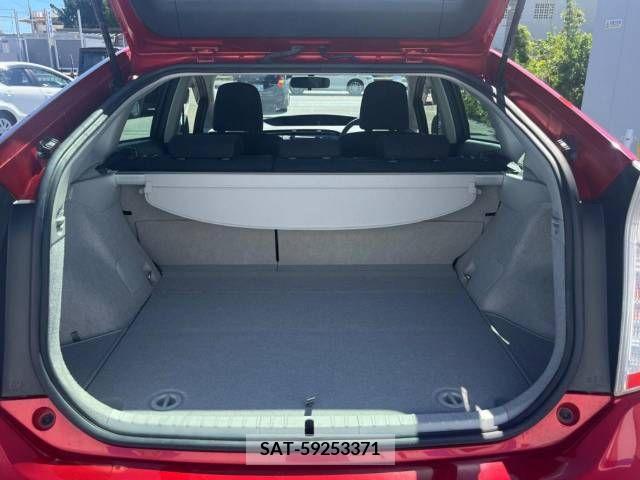 Toyota PRIUS 2013-10 366431-10