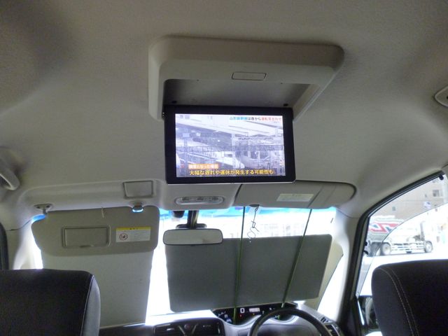 Nissan SERENA 2014-01 1030-24