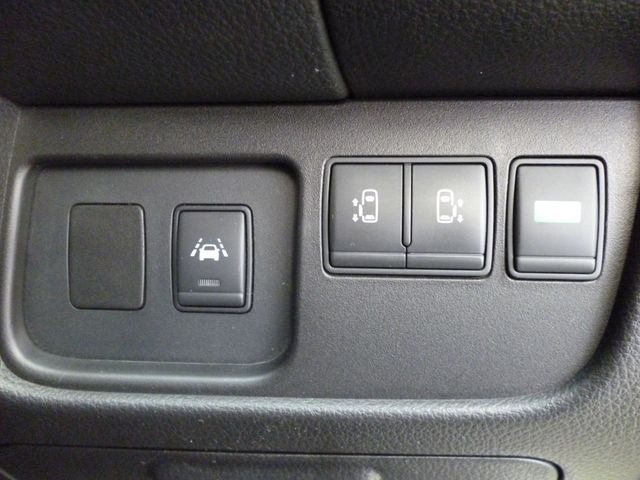 Nissan SERENA 2014-01 1030-15