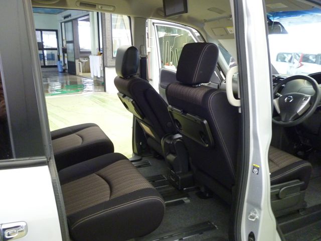 Nissan SERENA 2014-01 1030-19