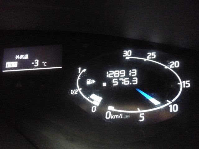 Nissan SERENA 2014-01 1030-23