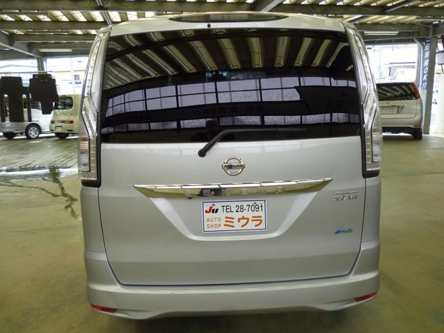 Nissan SERENA 2014-01 1030-4