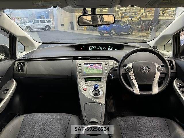 Toyota PRIUS 2012-06 322090-1
