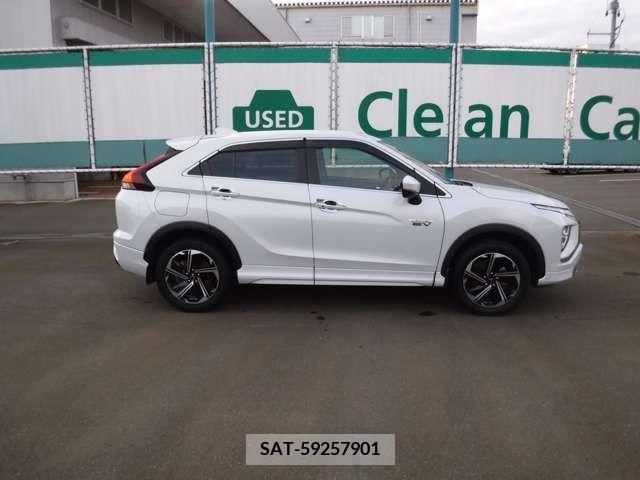 Mitsubishi ECLIPSE CROSS 2021-04 303882-4