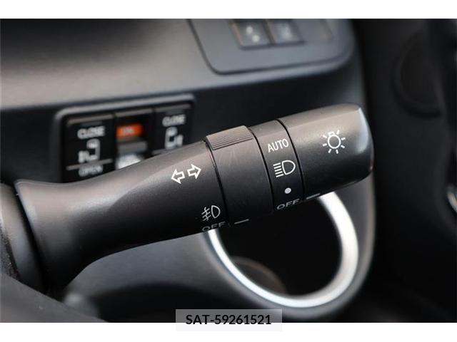 Toyota SIENTA 2018-11 343242-14
