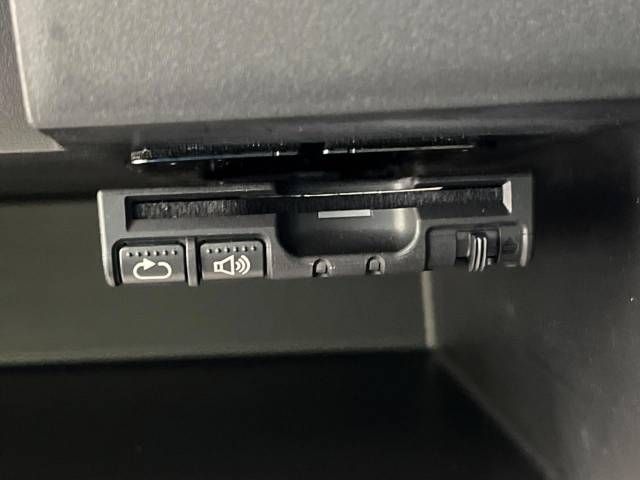 Nissan SERENA 2015-04 9659-3