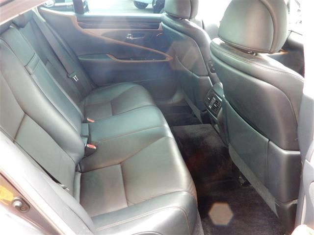Lexus LS 2013-02 1706-4