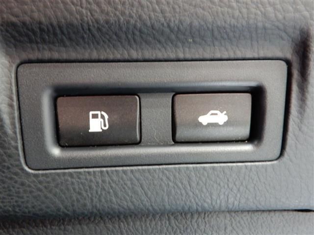 Lexus LS 2013-02 1706-13