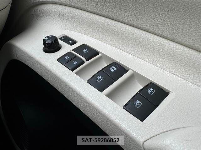Toyota SIENTA 2019-05 346997-26