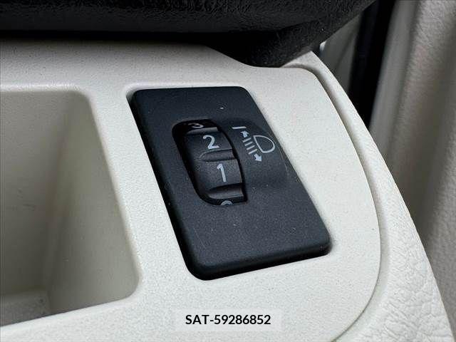 Toyota SIENTA 2019-05 346997-24