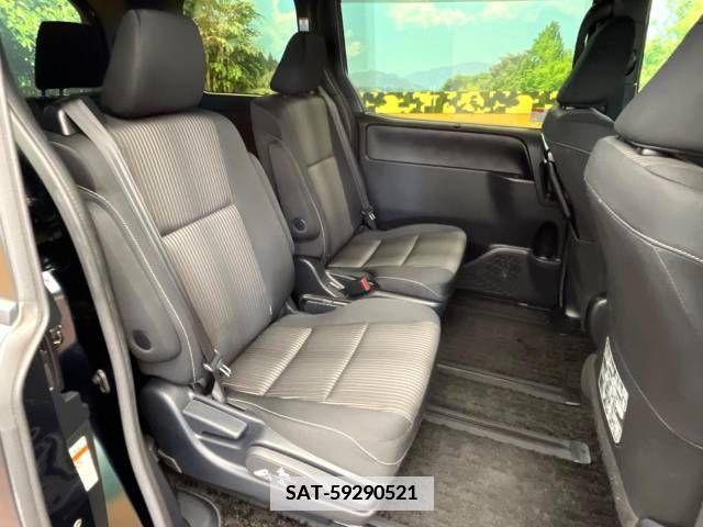 Toyota VOXY 2019-01 341439-9