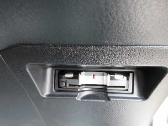 Toyota VITZ 2018-03 3450-8