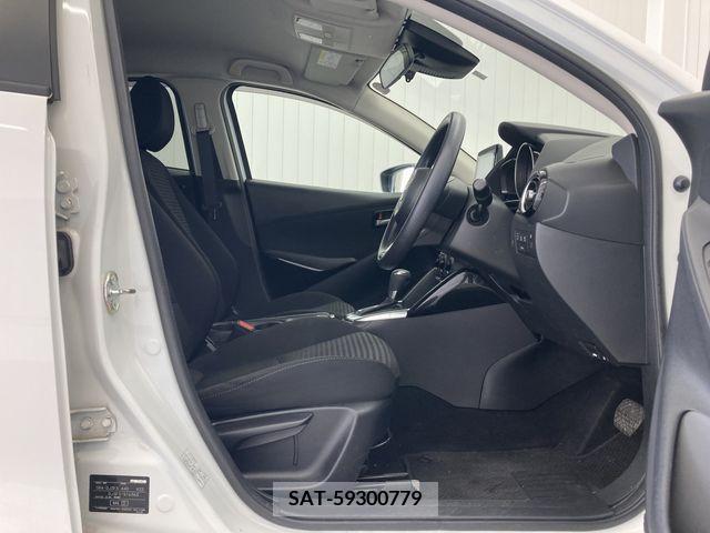 Mazda DEMIO 2018-06 390493-4