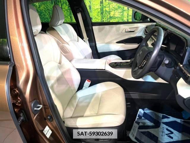 Toyota CROWN 2023-02 358176-8