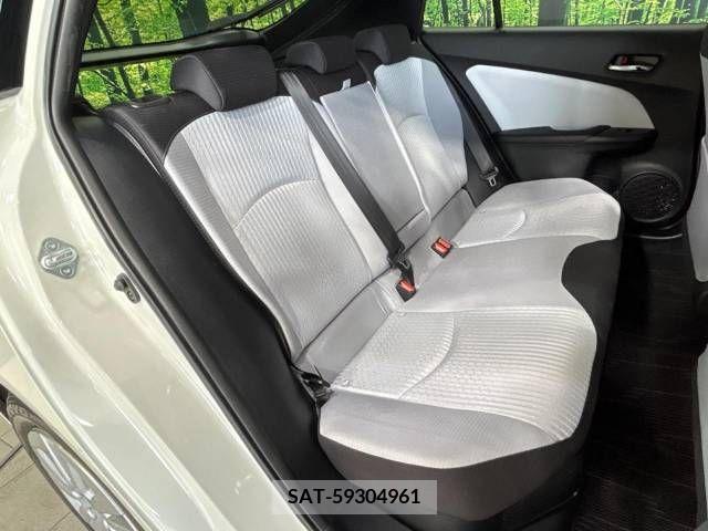 Toyota PRIUS 2017-01 341840-9