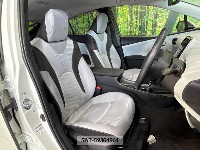 Toyota PRIUS 2017-01 341840-8
