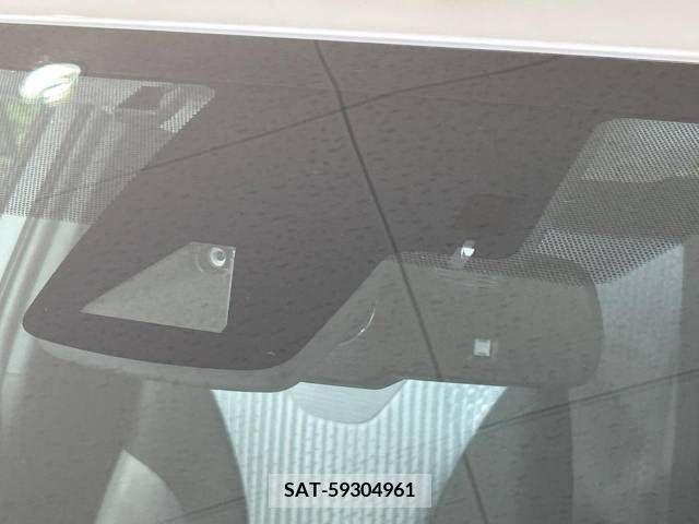 Toyota PRIUS 2017-01 341840-4