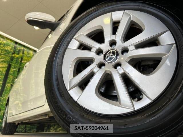 Toyota PRIUS 2017-01 341840-12