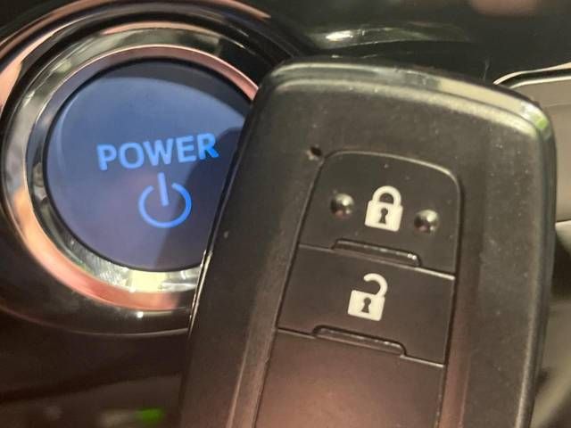 Toyota PRIUS 2016-03 192908-7