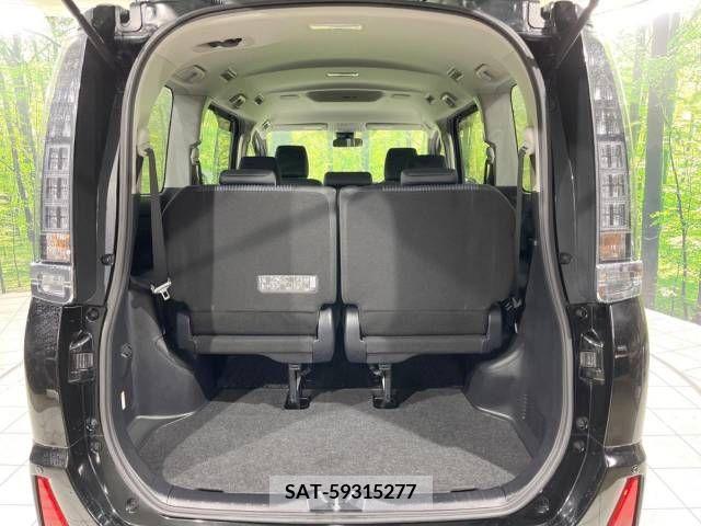 Toyota VOXY 2016-12 208107-10
