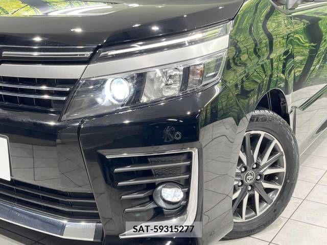 Toyota VOXY 2016-12 208107-12