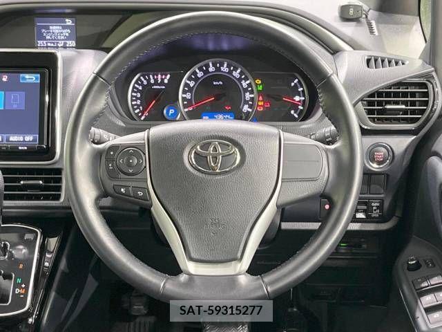 Toyota VOXY 2016-12 208107-11