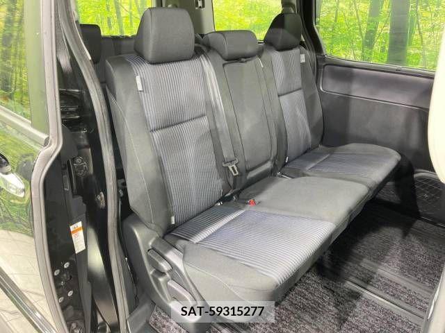 Toyota VOXY 2016-12 208107-9