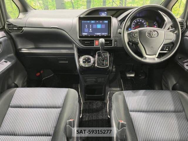 Toyota VOXY 2016-12 208107-1