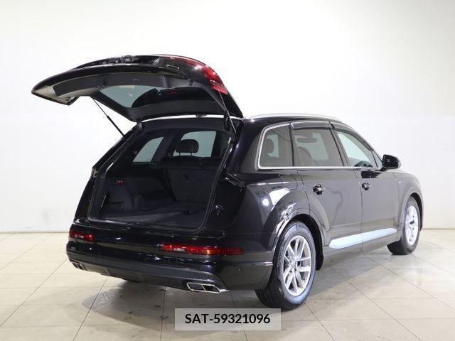 Audi Q7 2019-07 261348-8