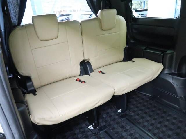 Toyota NOAH 2018-09 192540-10