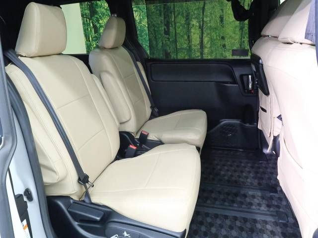 Toyota NOAH 2018-09 192540-9