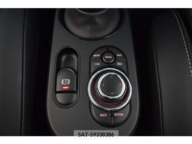 Bmw MINI 2023-04 319596-18