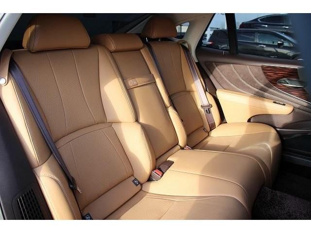 Lexus LS 2018-01 11309-14