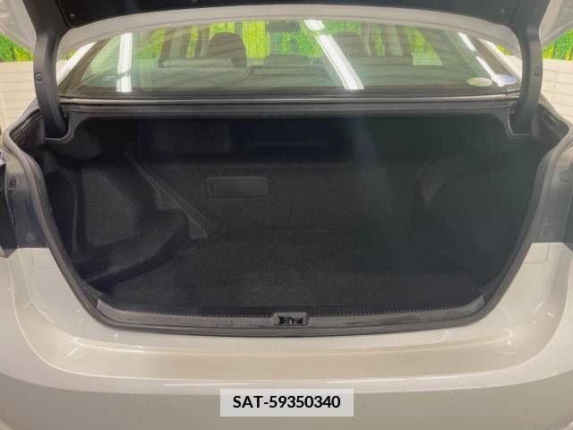 Lexus HS 2011-07 387867-10