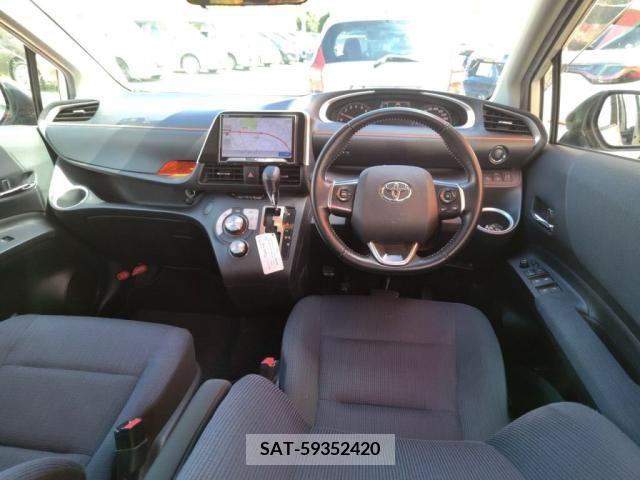 Toyota SIENTA 2017-06 330468-2