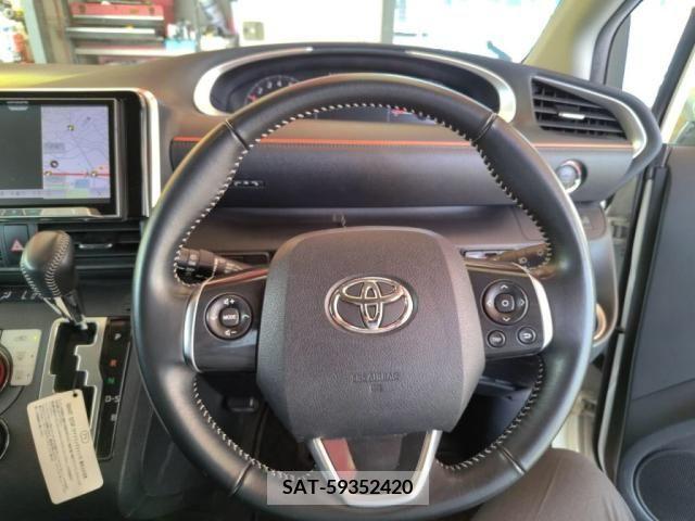 Toyota SIENTA 2017-06 330468-13