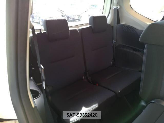 Toyota SIENTA 2017-06 330468-22