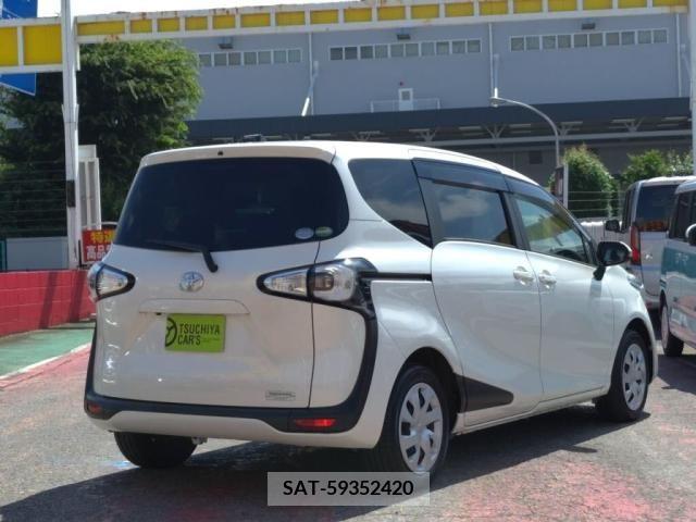 Toyota SIENTA 2017-06 330468-1
