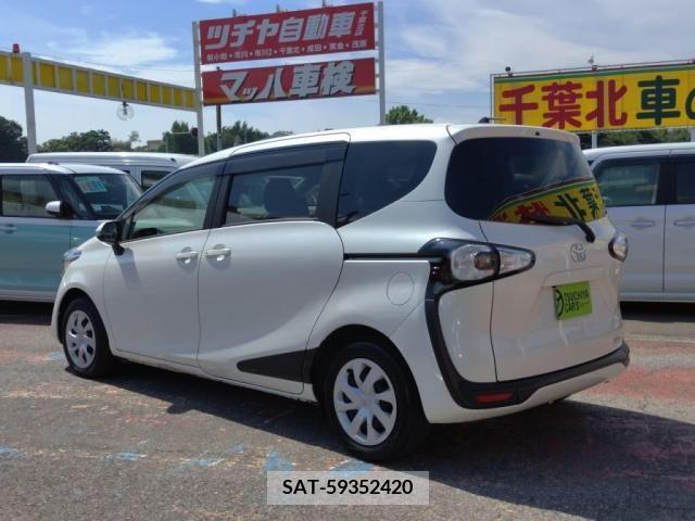 Toyota SIENTA 2017-06 330468-11