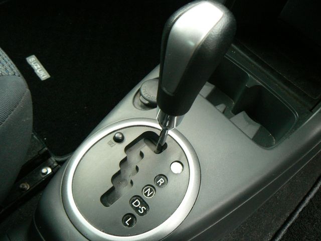 Suzuki SWIFT 2009-01 1960-8