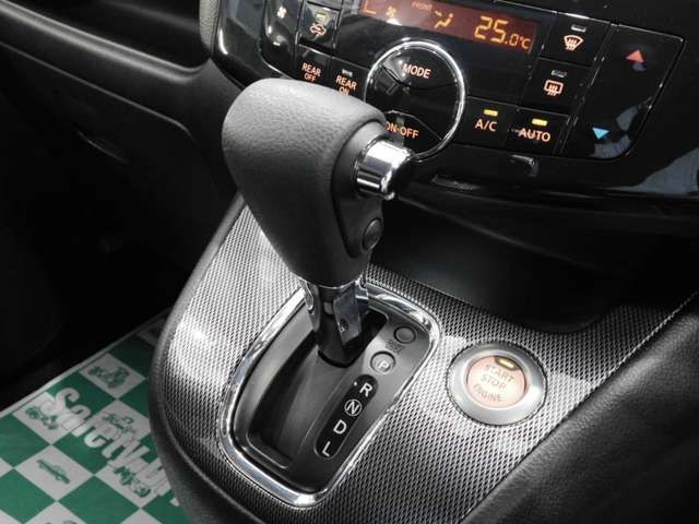 Nissan SERENA 2012-11 187224-17