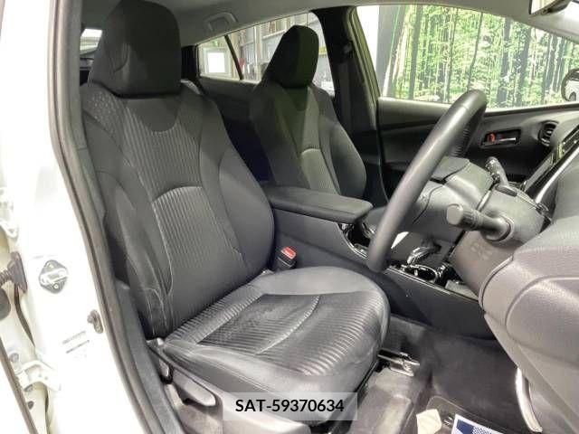 Toyota PRIUS 2018-10 393445-8