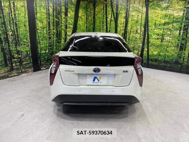 Toyota PRIUS 2018-10 393445-15