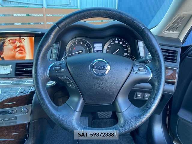 Nissan FUGA 2011-03 204976-6