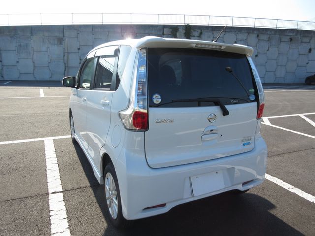 Nissan DAYZ 2015-03 8551-15