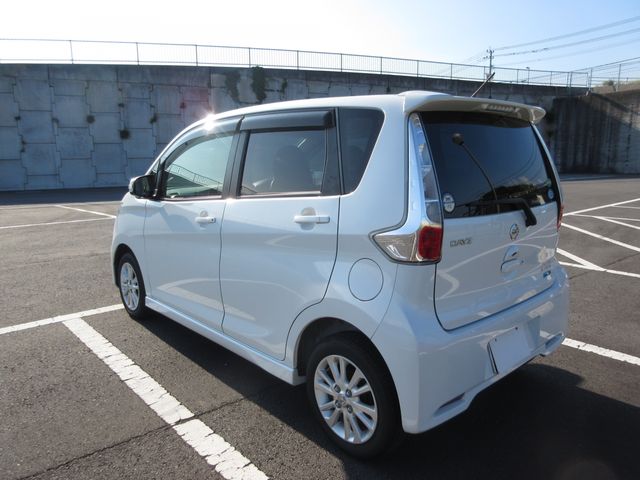 Nissan DAYZ 2015-03 8551-17