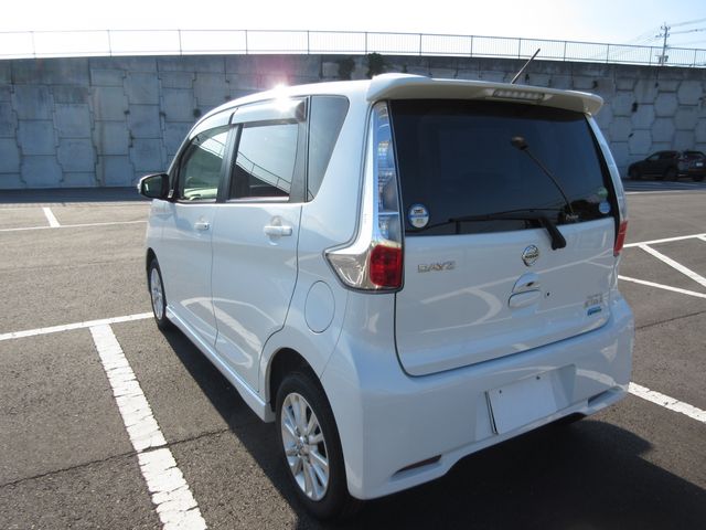 Nissan DAYZ 2015-03 8551-2