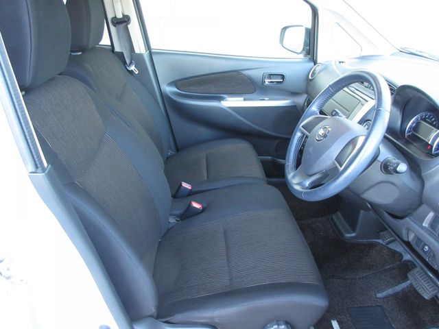 Nissan DAYZ 2015-03 8551-22