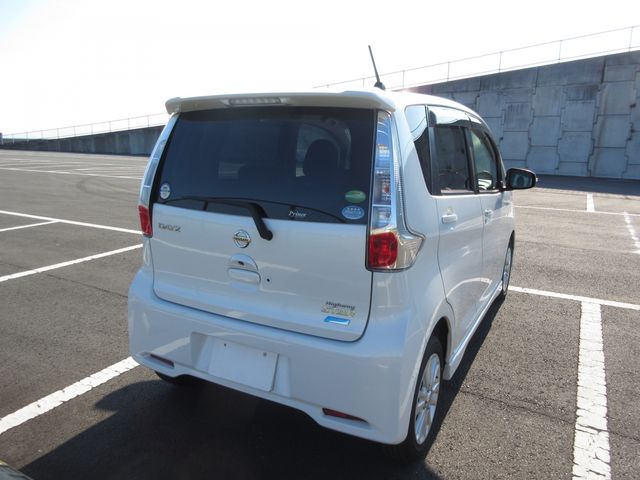 Nissan DAYZ 2015-03 8551-12