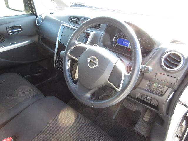 Nissan DAYZ 2015-03 8551-1